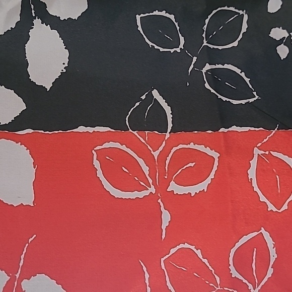 VERA NEUMANN Vintage Oblong Scarf, Leaves Print, Made in Japan - Picture 5 of 10